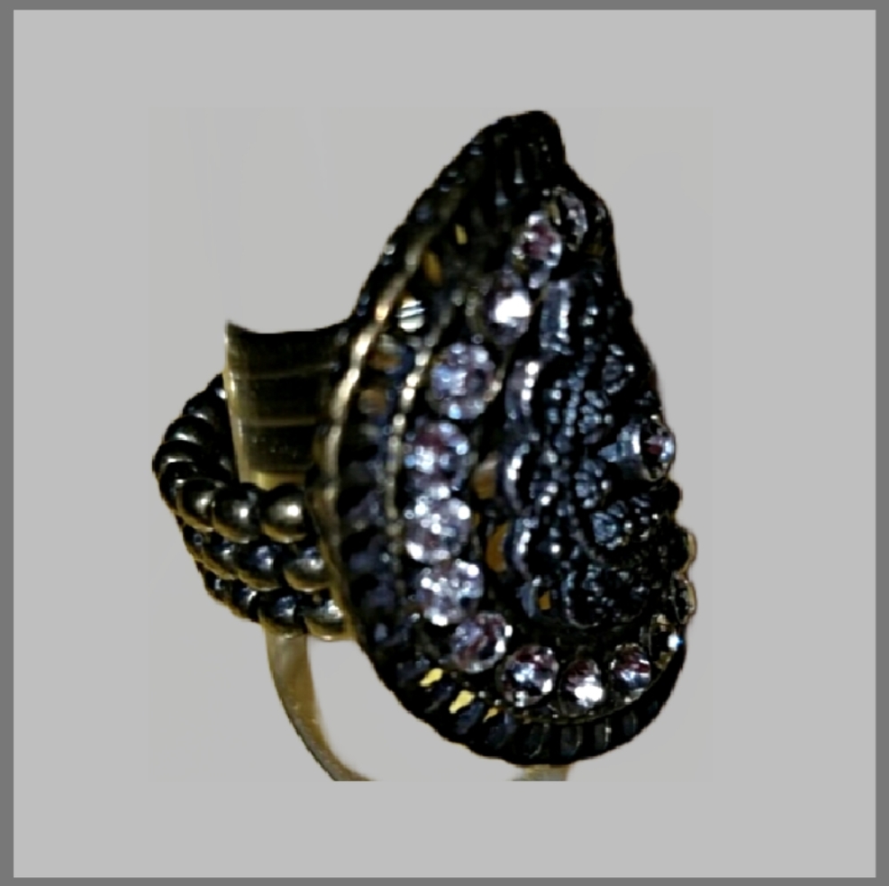 Rhinestone and Copper Tone Stretch Statement Ring. - Picture 3 of 6